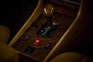 Imagen 65/99 de Mercedes-Benz 300 SL (1987)