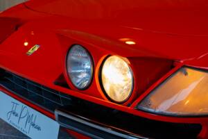 Image 64/74 of Ferrari 365 GTB/4 Daytona (1971)