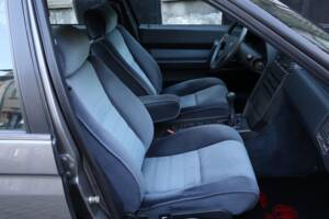 Bild 30/39 von Alfa Romeo 164 2.0 (1990)