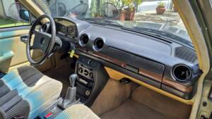 Image 49/71 of Mercedes-Benz 240 D (1980)