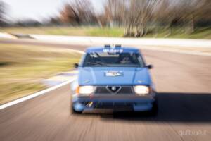 Image 15/44 of Alfa Romeo 75 3.0 V6 QV (1989)