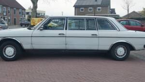 Image 4/8 of Mercedes-Benz 250 lang (1984)