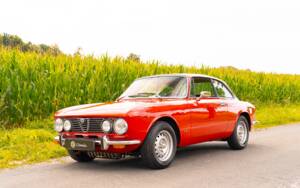 Image 6/53 of Alfa Romeo 2000 GT Veloce (1975)