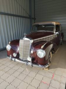 Bild 41/46 von Mercedes-Benz 220 Cabriolet A (1953)