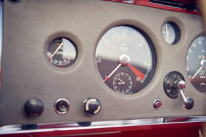 Immagine 17/42 di Jaguar XK 150 3.4 S OTS (1958)
