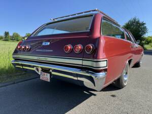 Image 8/20 of Chevrolet Impala Station Wagon (1965)