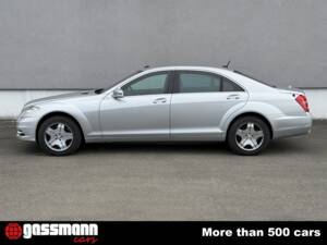Bild 5/15 von Mercedes-Benz S 450 CDI Guard LWB (2010)