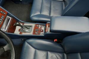Image 22/69 of Mercedes-Benz E 320 (1994)