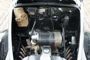 Image 44/50 of FIAT 1100 B (1947)