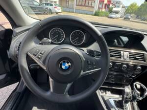 Bild 53/99 von BMW 650i (2007)