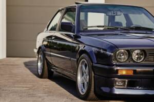 Immagine 6/8 di BMW 325i (1989)