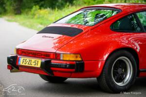 Image 47/63 of Porsche 911 Carrera 3.2 (1986)