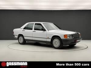 Imagen 3/15 de Mercedes-Benz 190 (1987)