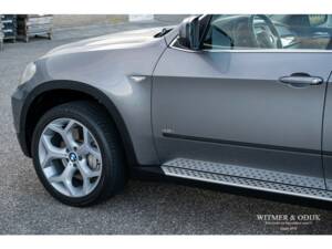 Bild 18/26 von BMW X5 xDrive48i (2007)