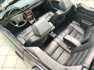 Afbeelding 17/40 van Mercedes-Benz E 200 (1996)