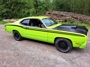 Image 2/10 of Plymouth Duster (1973)