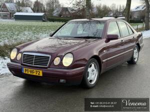 Bild 1/14 von Mercedes-Benz E 200 (1996)