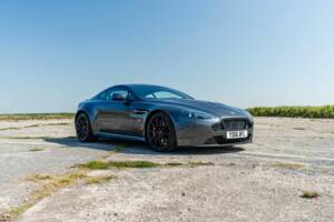 Image 12/50 de Aston Martin V12 Vantage S (2016)