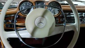 Bild 9/30 von Mercedes-Benz 280 SE 3,5 (1970)