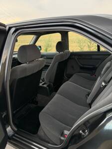 Bild 10/19 von BMW 518i (1993)