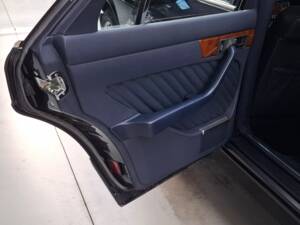Bild 8/37 von Mercedes-Benz 500 SE (1991)