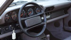 Image 21/46 of Porsche 911 Carrera 2 (1991)