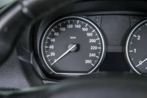 Image 20/50 of BMW 125i (2008)