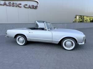 Image 7/36 of Mercedes-Benz 230 SL (1965)