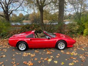 Immagine 46/50 di Ferrari 308 GTS Quattrovalvole (1983)
