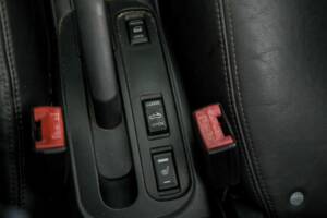 Image 33/47 of Nissan Micra C+C 1.6 (2008)