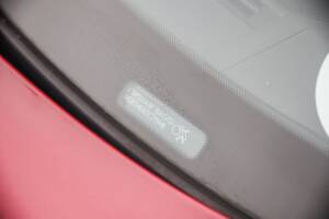 Immagine 21/47 di Mercedes-Benz E 220 (1995)