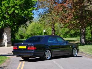 Immagine 13/50 di Mercedes-Benz E 55 AMG (1999)