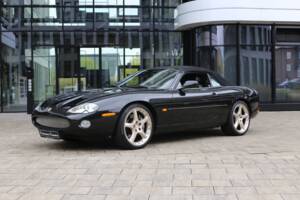 Immagine 36/45 di Jaguar XKR (2001)
