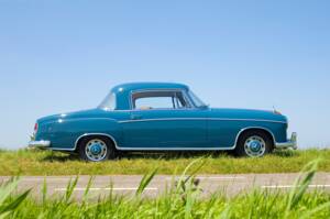 Afbeelding 3/16 van Mercedes-Benz 220 SE (1960)