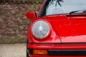 Image 25/50 of Porsche 911 Carrera 3.2 (1988)