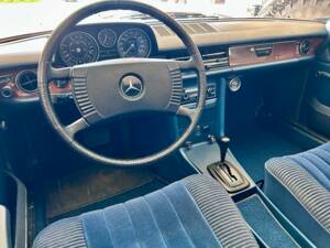 Image 12/61 of Mercedes-Benz 280 CE (1974)