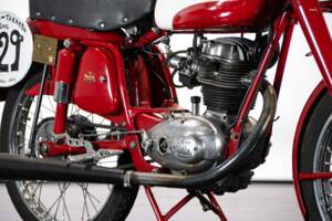 Bild 37/50 von Mondial 175 Turismo Veloce (1956)