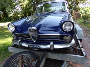 Image 13/19 of Alfa Romeo 2000 Berlina (1960)