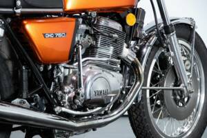 Image 11/12 of Yamaha DUMMY (1973)