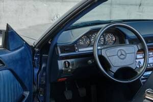 Bild 44/50 von Mercedes-Benz E 200 (1996)
