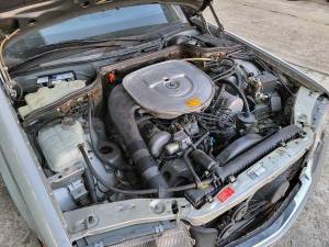 Image 26/30 of Mercedes-Benz 500 SEL (1985)