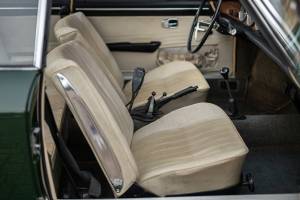 Image 33/38 of Volkswagen Karmann Ghia 1500 (1968)
