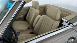 Image 24/48 de Mercedes-Benz 560 SL (1989)