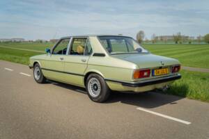Image 4/8 de BMW 520/6 (1978)