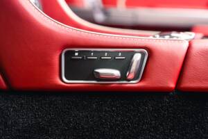 Image 32/38 of Aston Martin Virage (2012)