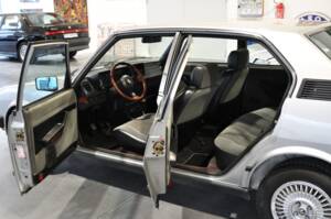 Image 18/49 of Alfa Romeo Alfetta 2.0 (1983)