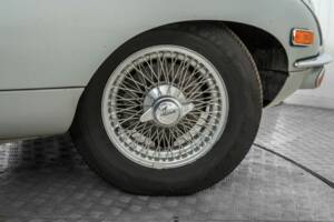 Image 40/47 de Jaguar E-Type (1969)