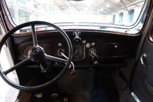 Image 18/30 of Citroën Traction Avant 7 C (1935)