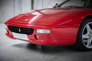 Immagine 53/99 di Ferrari F 355 Berlinetta (1997)
