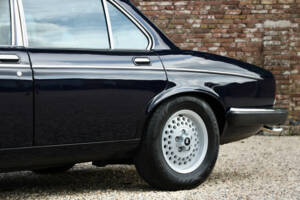 Imagen 22/50 de Jaguar XJ 12 (1985)
